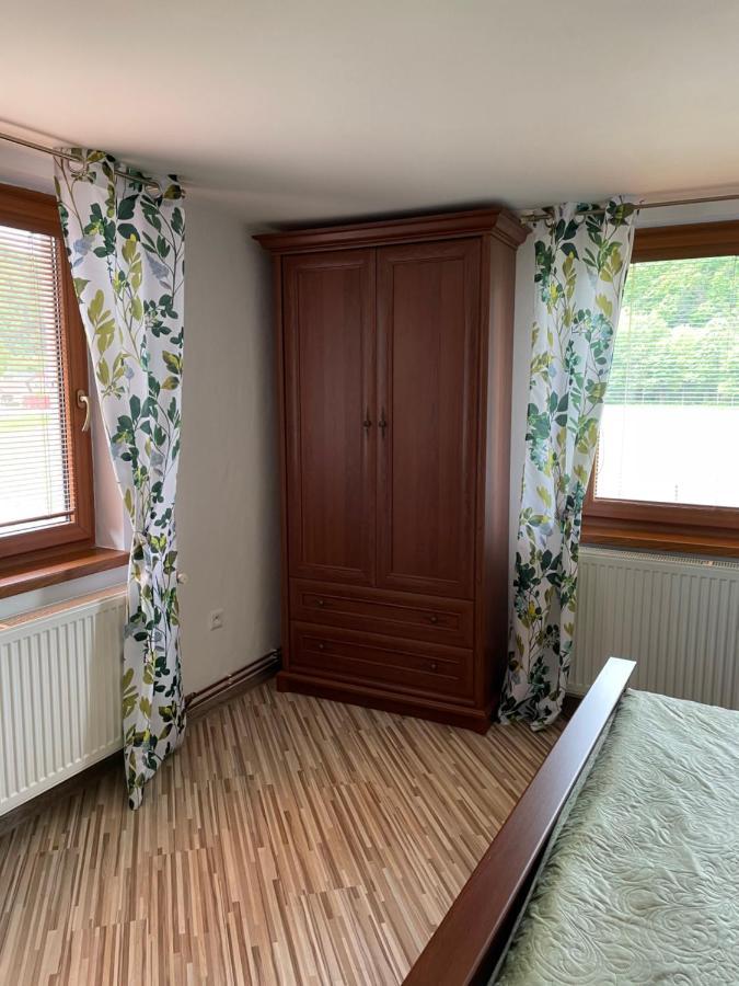 Penzión U dvoch levov Oravsky Podzamok Exterior foto